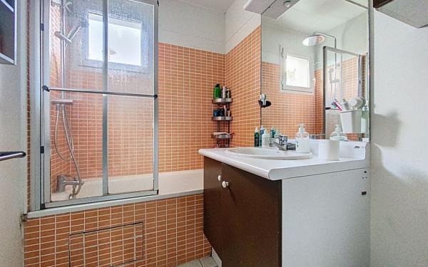 Appartement à vendre    4 pièces • 82 m2 Guyancourt