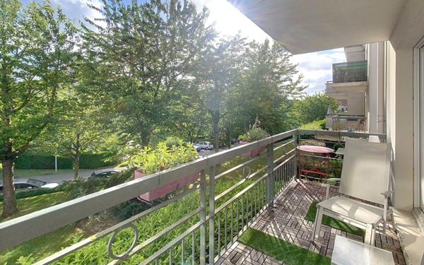 Appartement à vendre    4 pièces • 82 m2 Guyancourt