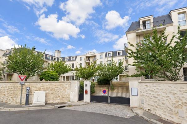 INVESTISSEMENT LOCATIF – Poissy – Résidence Affaires Logely Résidis - 7,94% de rentabilité