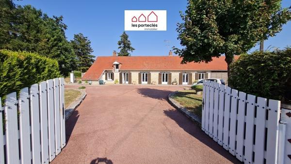 Chapelon (1h50 de Paris), 3/4 ch, bureau, piscine, tennis sur 7737 m²