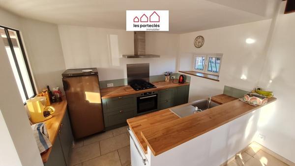 Chapelon (1h50 de Paris), 3/4 ch, bureau, piscine, tennis sur 7737 m²