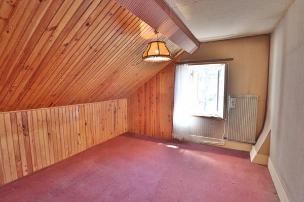 🏡 Maison familiale 4 chambres avec garage et carport – Valentigney 78 000 €