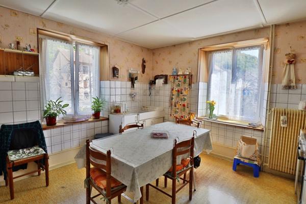 🏡 Maison familiale 4 chambres avec garage et carport – Valentigney 78 000 €