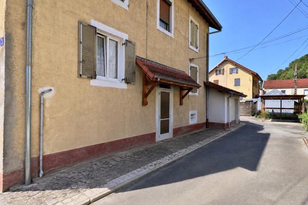 🏡 Maison familiale 4 chambres avec garage et carport – Valentigney 78 000 €