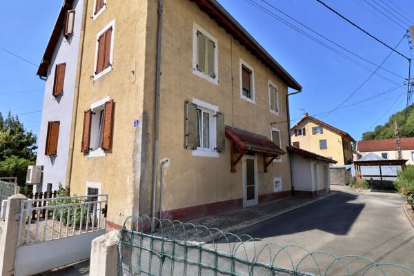 🏡 Maison familiale 4 chambres avec garage et carport – Valentigney 78 000 €