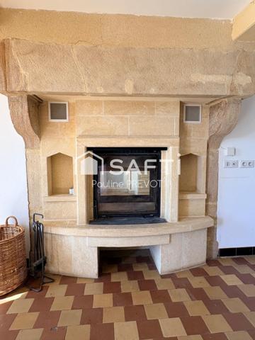 Un havre de paix sans vis-à-vis, avec plus de 200 m² de dépendances offrant un potentiel exceptionnel.