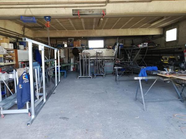 Maison 6pièces + Appartement T2, grand entrepôt et piscine sur parcelle 1080m²