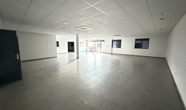 À LOUER : CELLULE D'ACTIVITÉ D'ENV. 1&nbsp;250 m² - Z.I. SUD LE MANS