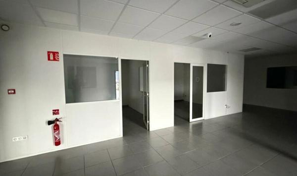À LOUER : CELLULE D'ACTIVITÉ D'ENV. 1&nbsp;250 m² - Z.I. SUD LE MANS