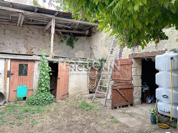 Beau projet de rénovation !! Amoureux de l'ancien : maison + dépendances à personnaliser ! La Chaussée St Victor