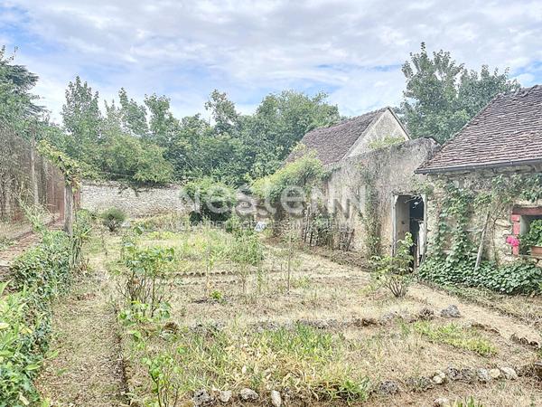 Beau projet de rénovation !! Amoureux de l'ancien : maison + dépendances à personnaliser ! La Chaussée St Victor
