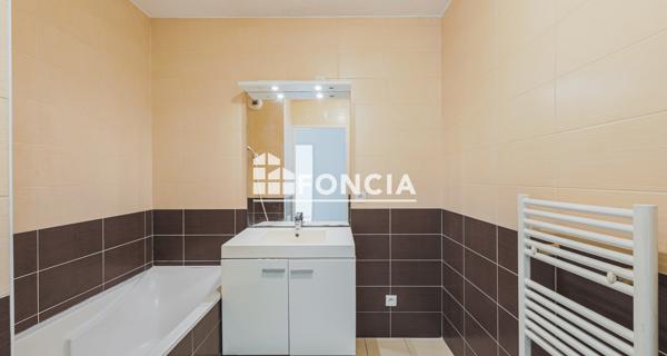 À vendre Studio 40 m² - Gières 38610
