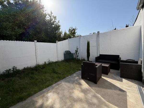 Maison
         4 pièces
        - 120 m² 450 000 € *