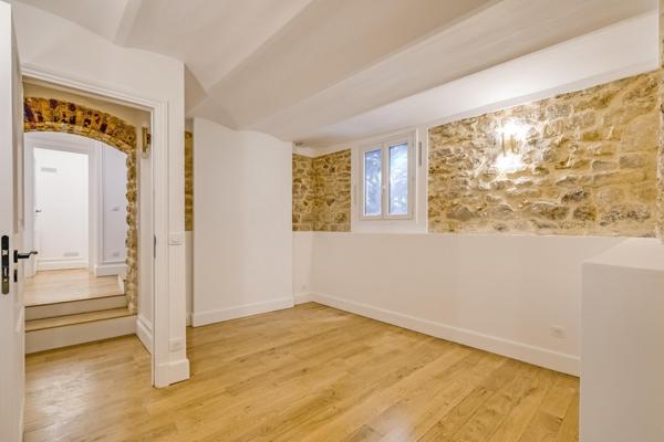 LOCAL COMMERCIAL - EMPLACEMENT PRIME - NOGENT-SUR-MARNE