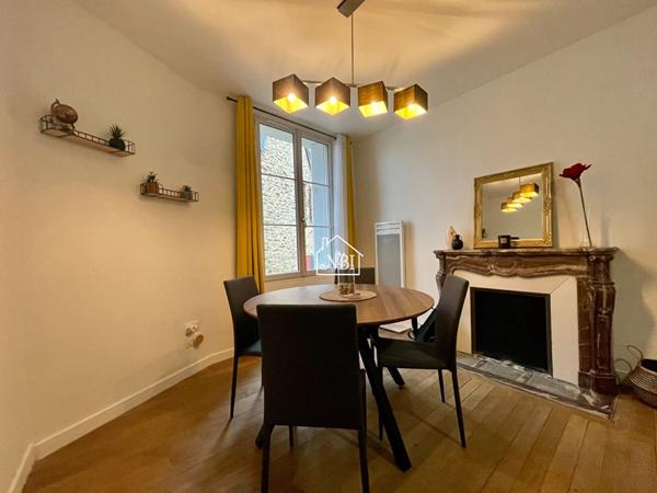 À LOUER Maison de ville meublée LAVAL HYPER CENTRE