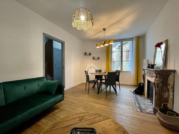 À LOUER Maison de ville meublée LAVAL HYPER CENTRE