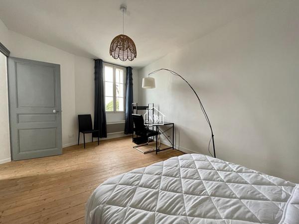 À LOUER Maison de ville meublée LAVAL HYPER CENTRE