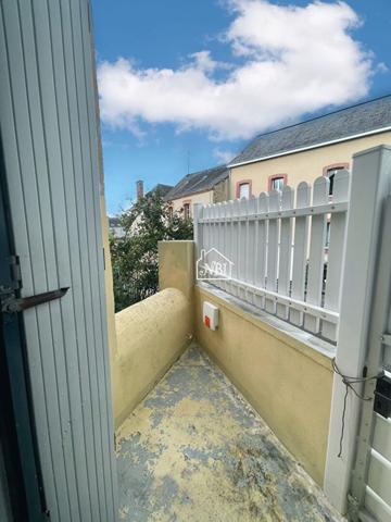 À LOUER Maison de ville meublée LAVAL HYPER CENTRE