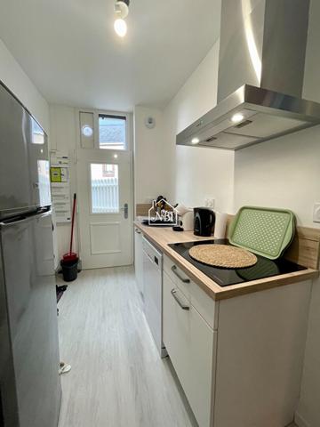 À LOUER Maison de ville meublée LAVAL HYPER CENTRE