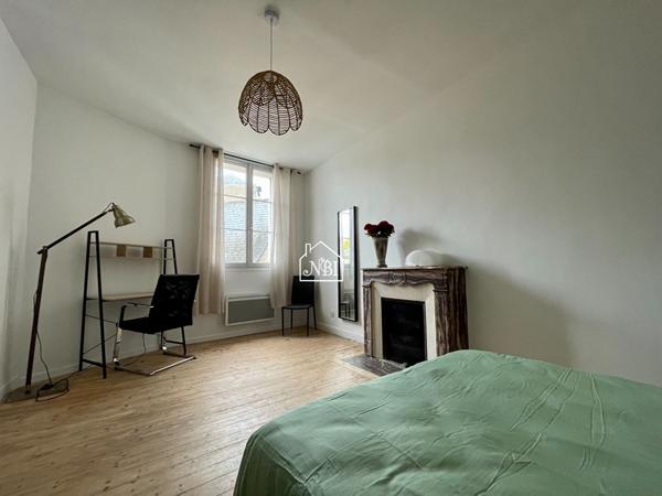 À LOUER Maison de ville meublée LAVAL HYPER CENTRE