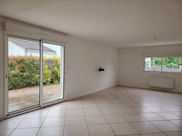 Charmante maison de plai-pied de 100 m² située dans le secteur de Lavoux à 15 minutes de Poitiers