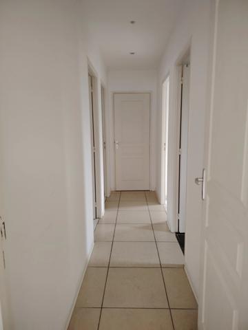 Charmante maison de plai-pied de 100 m² située dans le secteur de Lavoux à 15 minutes de Poitiers