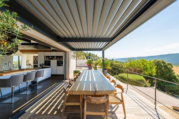 A vendre - Propriété contemporaine - en Haute Provence - en position dominante