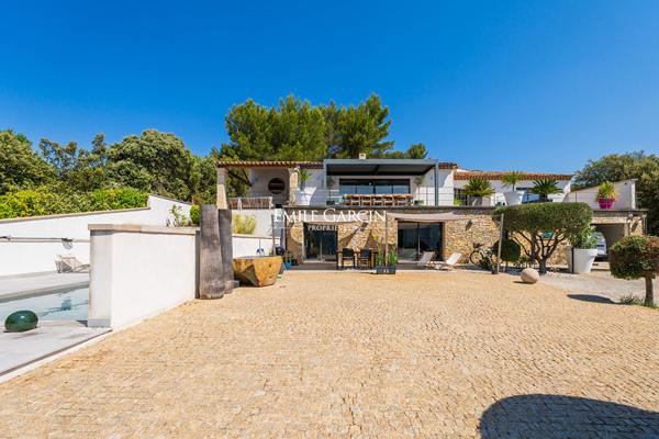 A vendre - Propriété contemporaine - en Haute Provence - en position dominante