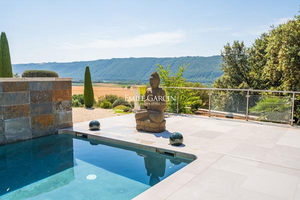 A vendre - Propriété contemporaine - en Haute Provence - en position dominante