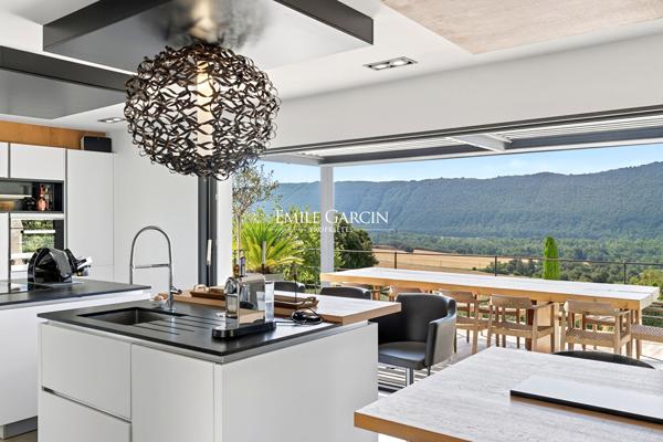 A vendre - Propriété contemporaine - en Haute Provence - en position dominante