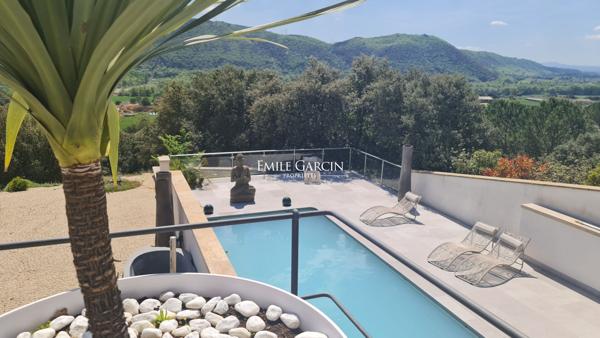 A vendre - Propriété contemporaine - en Haute Provence - en position dominante