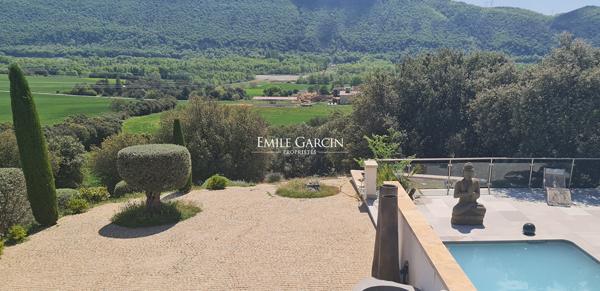 A vendre - Propriété contemporaine - en Haute Provence - en position dominante