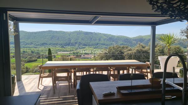 A vendre - Propriété contemporaine - en Haute Provence - en position dominante