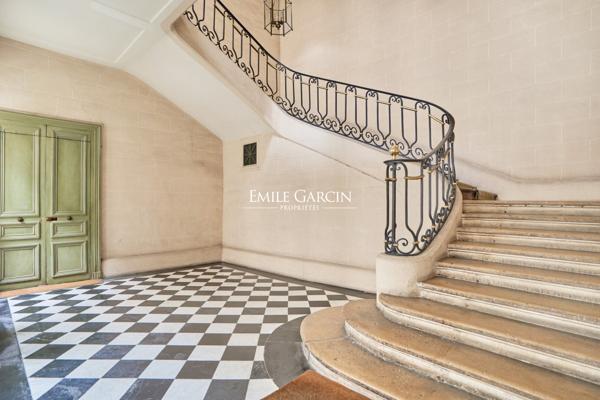 A vendre - appartement d'exception - 147 m² - Paris - 75007 - Carré des Antiquaires