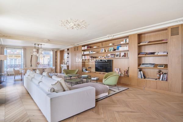A vendre - appartement d'exception - 147 m² - Paris - 75007 - Carré des Antiquaires