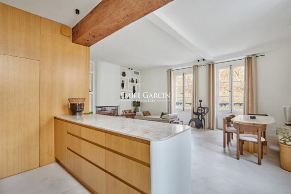 A vendre - appartement - 60 m²  - Paris - 75006  - Saint-Michel  - Vue dégagée