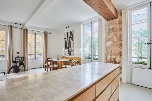 A vendre - appartement - 60 m²  - Paris - 75006  - Saint-Michel  - Vue dégagée