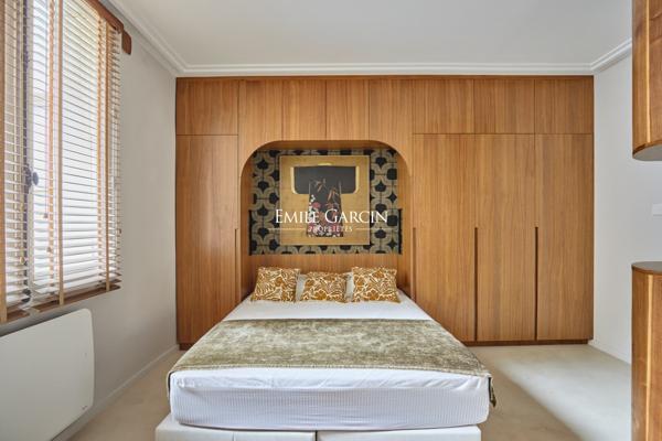 A vendre - appartement - 60 m²  - Paris - 75006  - Saint-Michel  - Vue dégagée
