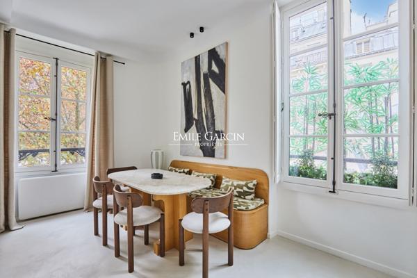 A vendre - appartement - 60 m²  - Paris - 75006  - Saint-Michel  - Vue dégagée