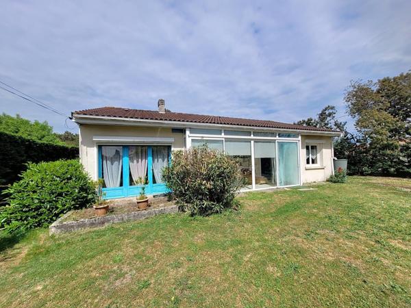 Maison avec piscine et double garage