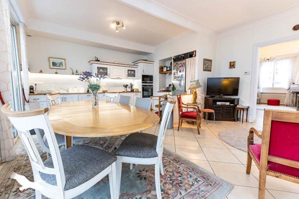 Maison à vendre |  Lourdes |  11 pièces | 284 m²