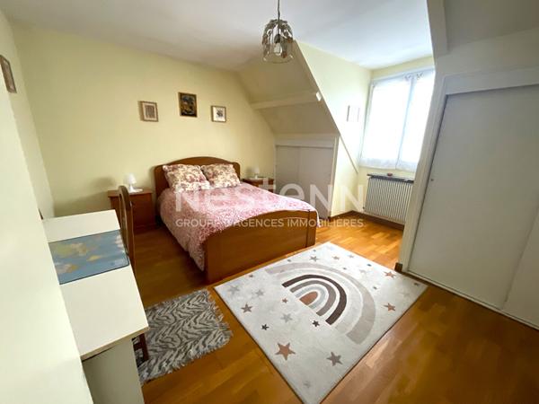 Maison 5 piéces / 3 chambres / garage / jardin et dependance