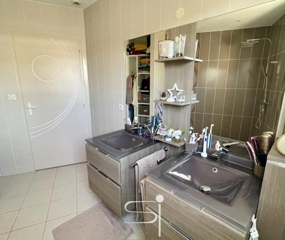 Maison 5 pièce(s) 4 chambre(s) 130 m²