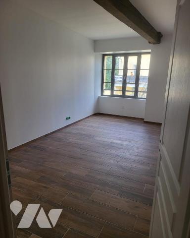 BYANS-SUR-DOUBS IMMEUBLE 3 APPARTEMENTS 328.06M²
