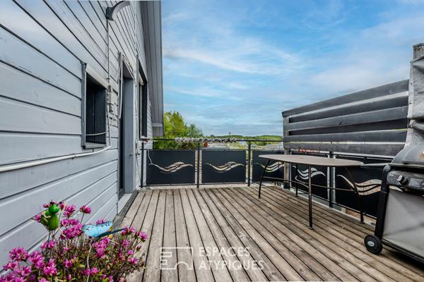 Loft esprit atelier avec deux terrasses à Thoiry