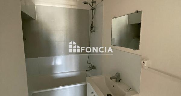 Location Appartement 3 pièces 52.67 m² - Châteauneuf-de-gadagne 84470
