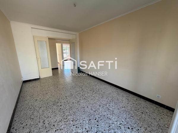 Appartement traversant Est/Ouest plein centre ville d'Alès
