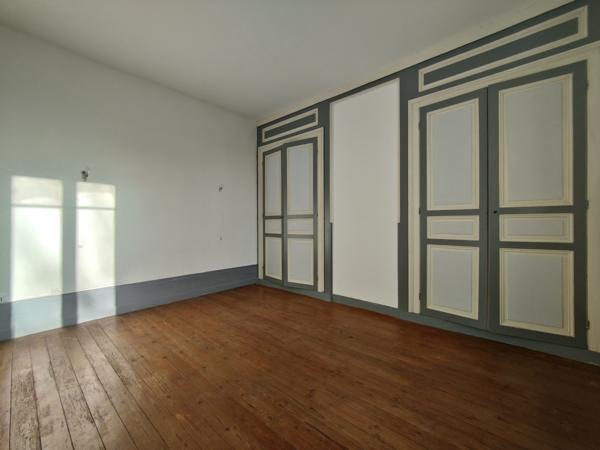 PROCHE CENTRE VILLE, DANS QUARTIER ST JUST DES MARAIS, MAISON BOURGEOISE DE 160 M² HAB AVEC GARAGE ET JARDIN  Beauvais (60000)