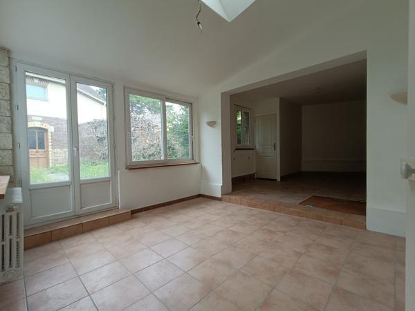 PROCHE CENTRE VILLE, DANS QUARTIER ST JUST DES MARAIS, MAISON BOURGEOISE DE 160 M² HAB AVEC GARAGE ET JARDIN  Beauvais (60000)