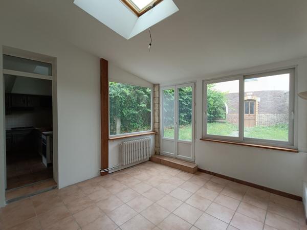 PROCHE CENTRE VILLE, DANS QUARTIER ST JUST DES MARAIS, MAISON BOURGEOISE DE 160 M² HAB AVEC GARAGE ET JARDIN  Beauvais (60000)